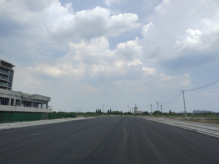 花港路道路工程：沥青砼下面层.jpg