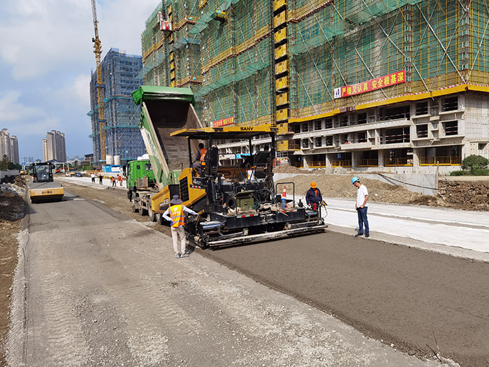 水穩攤鋪(1).jpg 水穩攤鋪(1).jpg