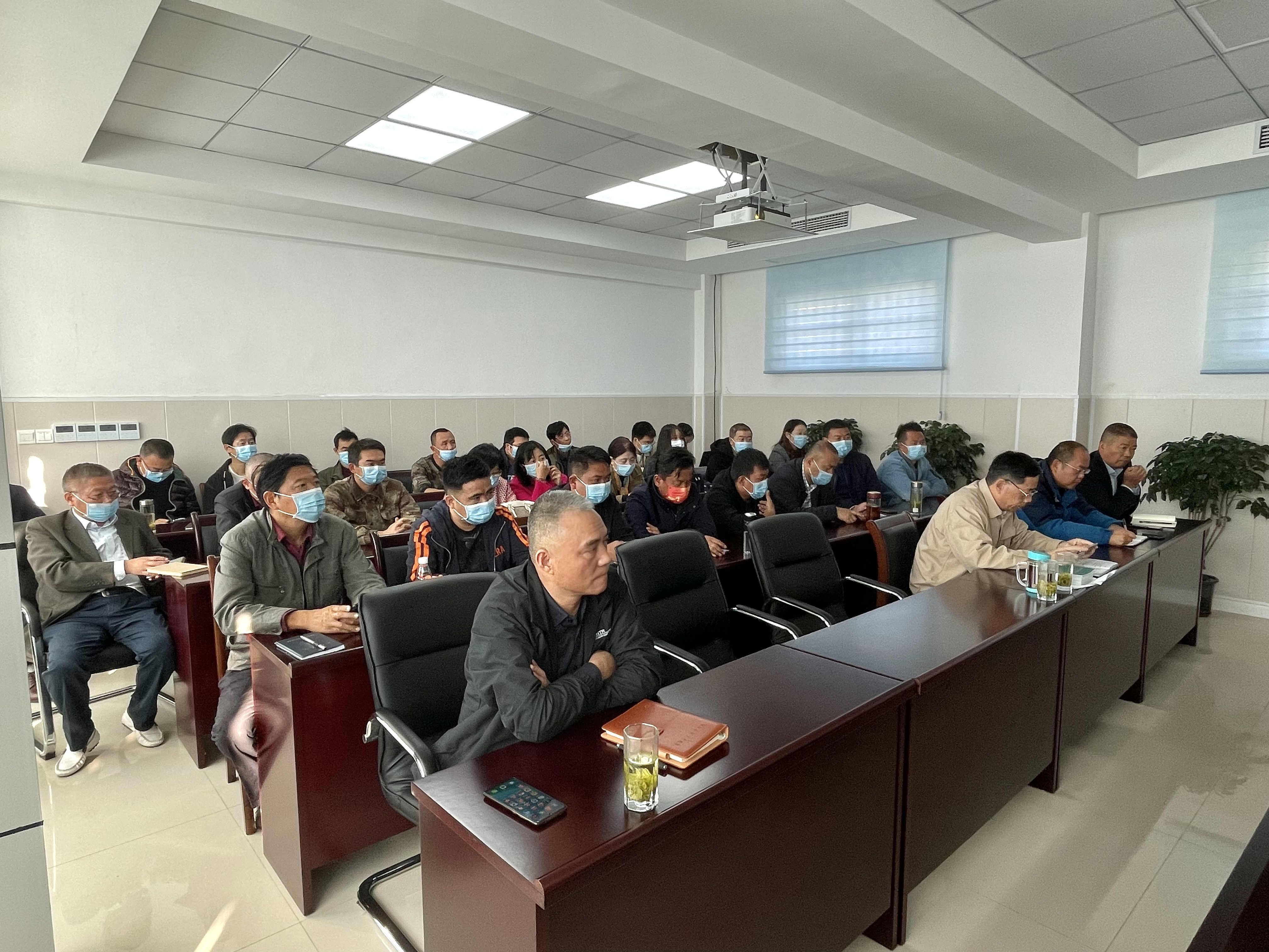 高压线下培训2_副本.jpg