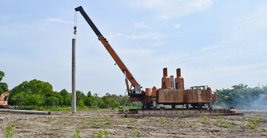 挖掘機(jī).jpg 挖掘機(jī).jpg