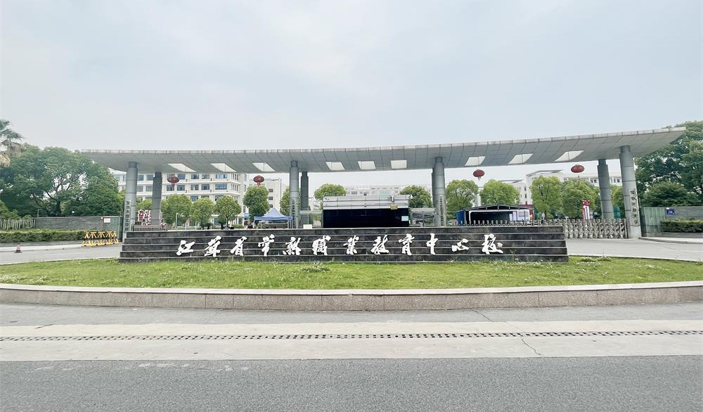 02.jpg